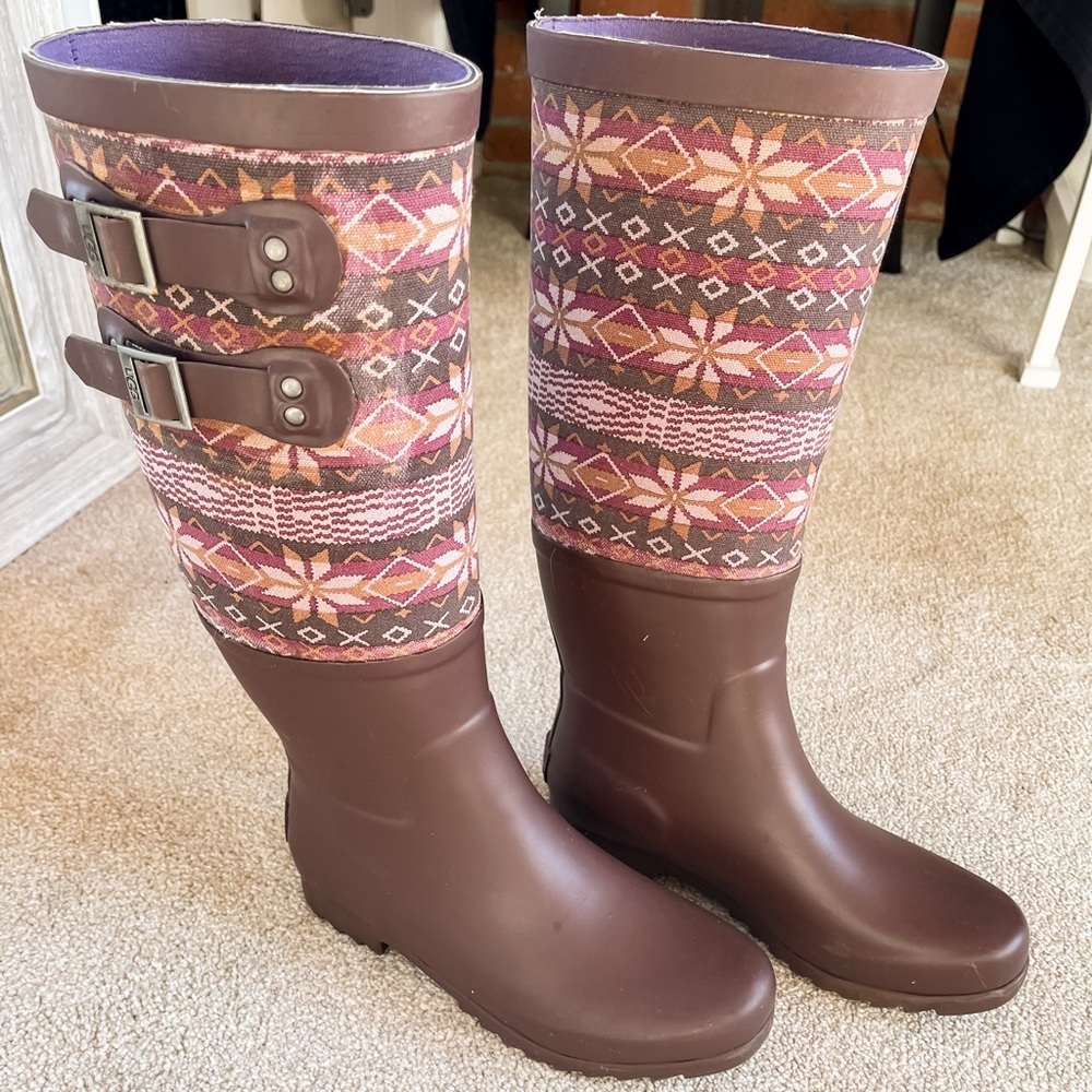 SOLD Ugg rain boots